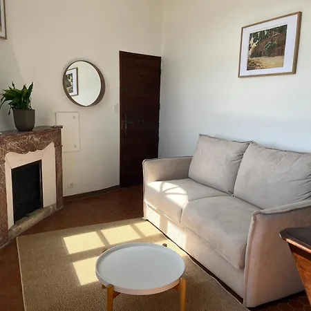 Charmante Petite Maison Avec Vue Panoramique, En Centre Historique, Proche D'Avignon, Ancienne, Renovee, Climatisee, Terrasse, Parking Public Gratuit Villeneuve-lès-Avignon Exterior foto