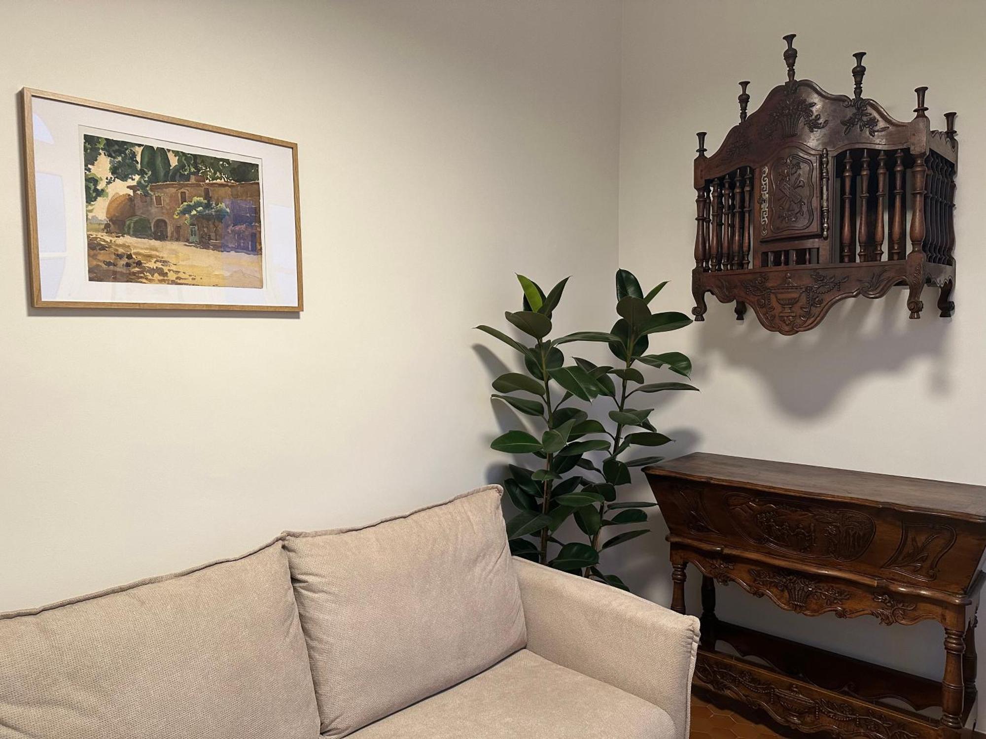 Hébergement de vacances Charmante Petite Maison Avec Vue Panoramique, En Centre Historique, Proche D'avignon, Ancienne, Renovee, Climatisee, Terrasse, Parking Public Gratuit *